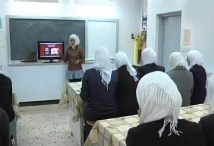 طالبة فلسطينية تخترع جهازا يقيس درجة حرارة المريض ويرسل النتيجة عبر ال sms